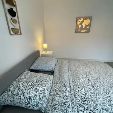 New And Spacious Apartment. شقة