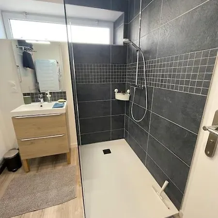 New And Spacious Apartment. * أراس